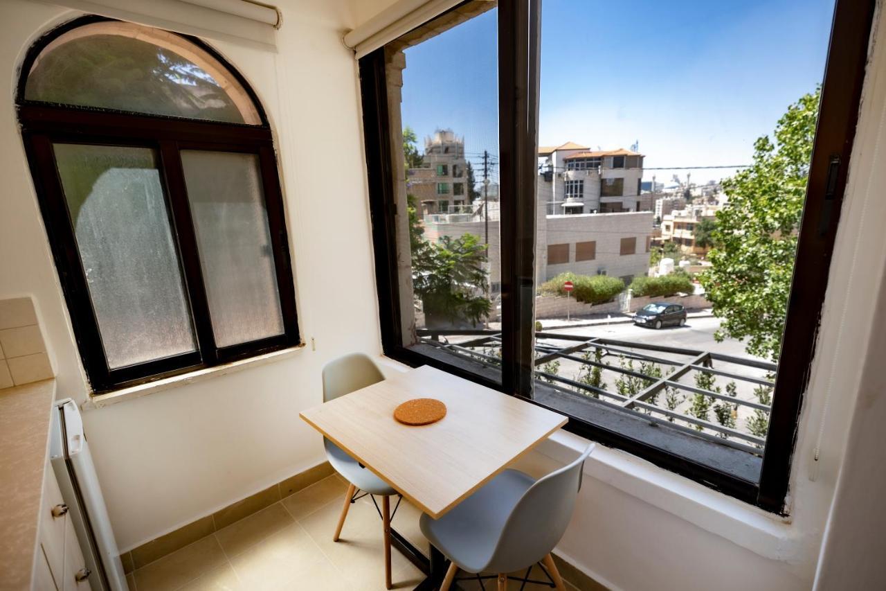 Julia'S Hotel Suites Amman Eksteriør billede